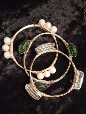 Handmade Gold-Tone Wire Bangle Set with Green & White Beads